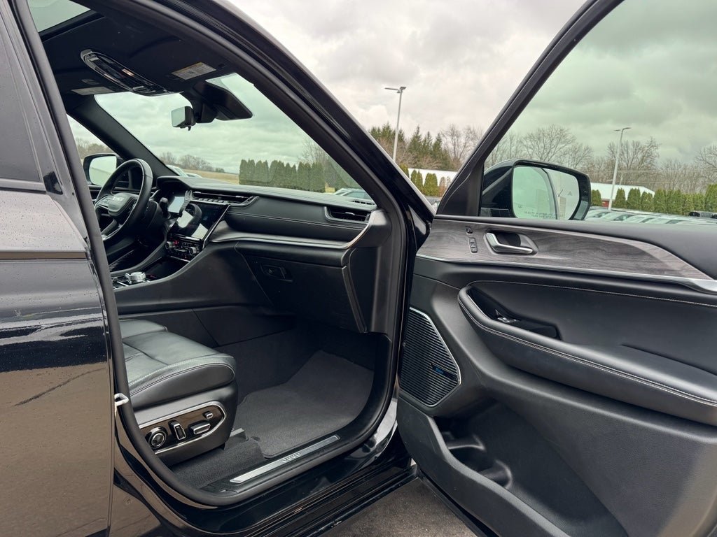 2022 Jeep Grand Cherokee Overland 4WD