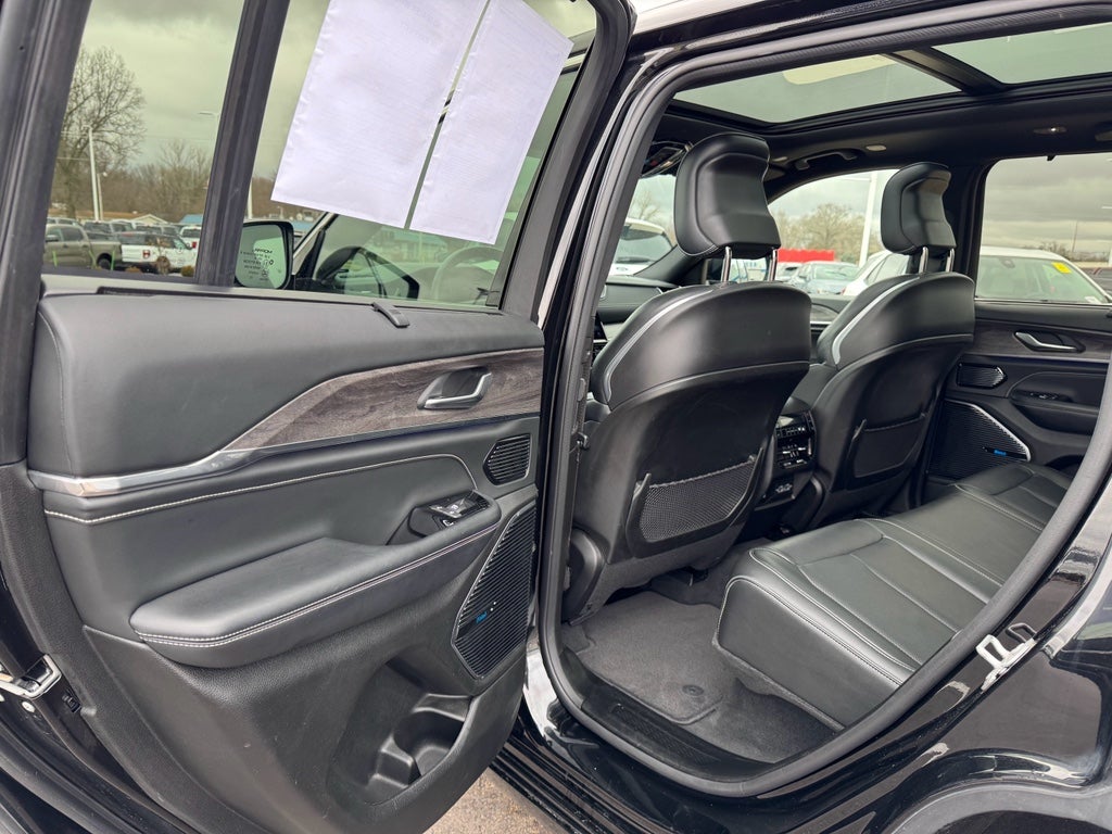 2022 Jeep Grand Cherokee Overland 4WD