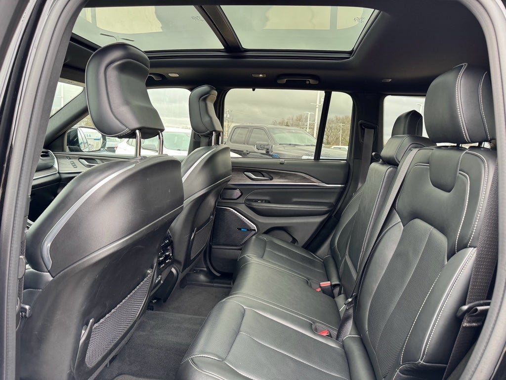 2022 Jeep Grand Cherokee Overland 4WD