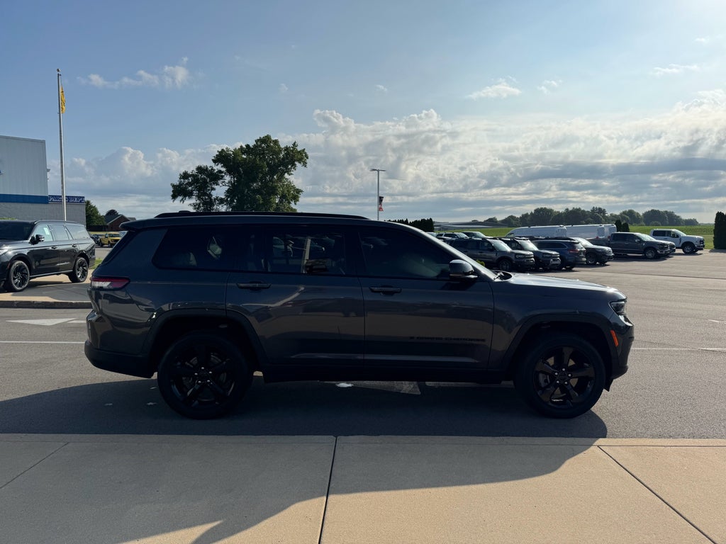 2023 Jeep Grand Cherokee L Altitude 4WD