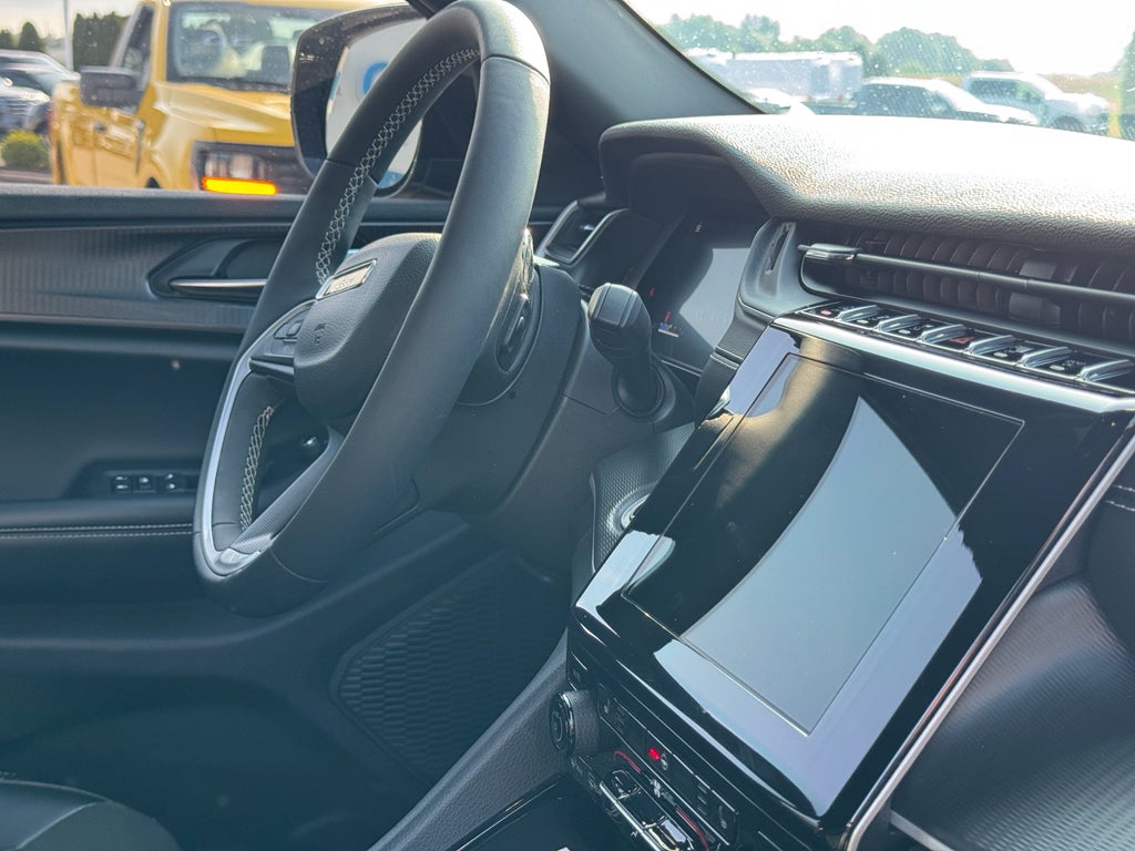2023 Jeep Grand Cherokee L Altitude 4WD