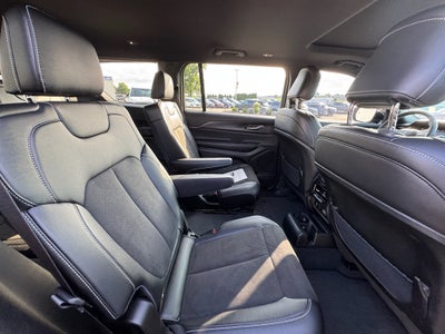 2023 Jeep Grand Cherokee L Altitude 4WD