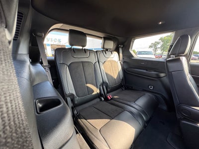 2023 Jeep Grand Cherokee L Altitude 4WD