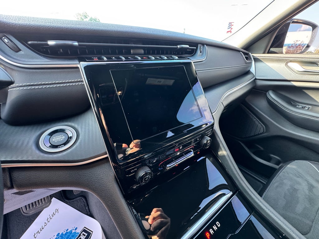 2023 Jeep Grand Cherokee L Altitude 4WD