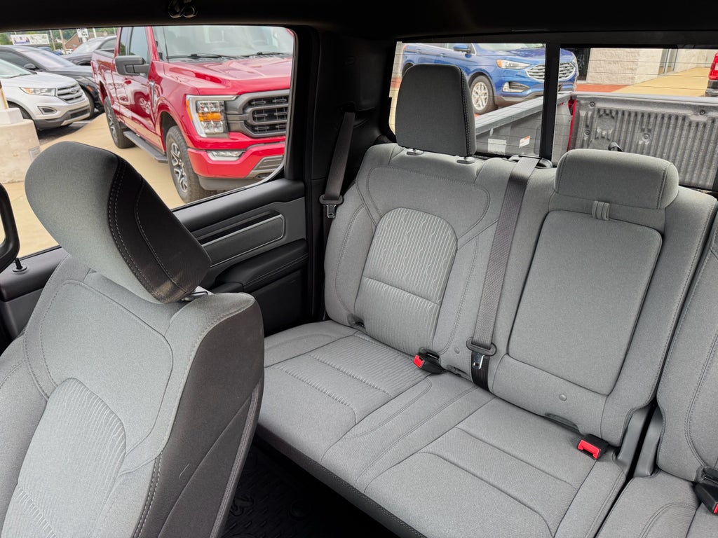 2022 RAM 1500 Big Horn Crew Cab 4x4