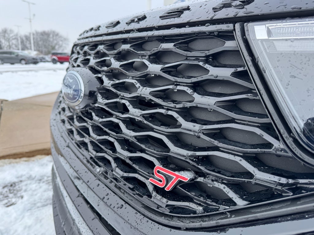 2023 Ford Explorer ST 4WD