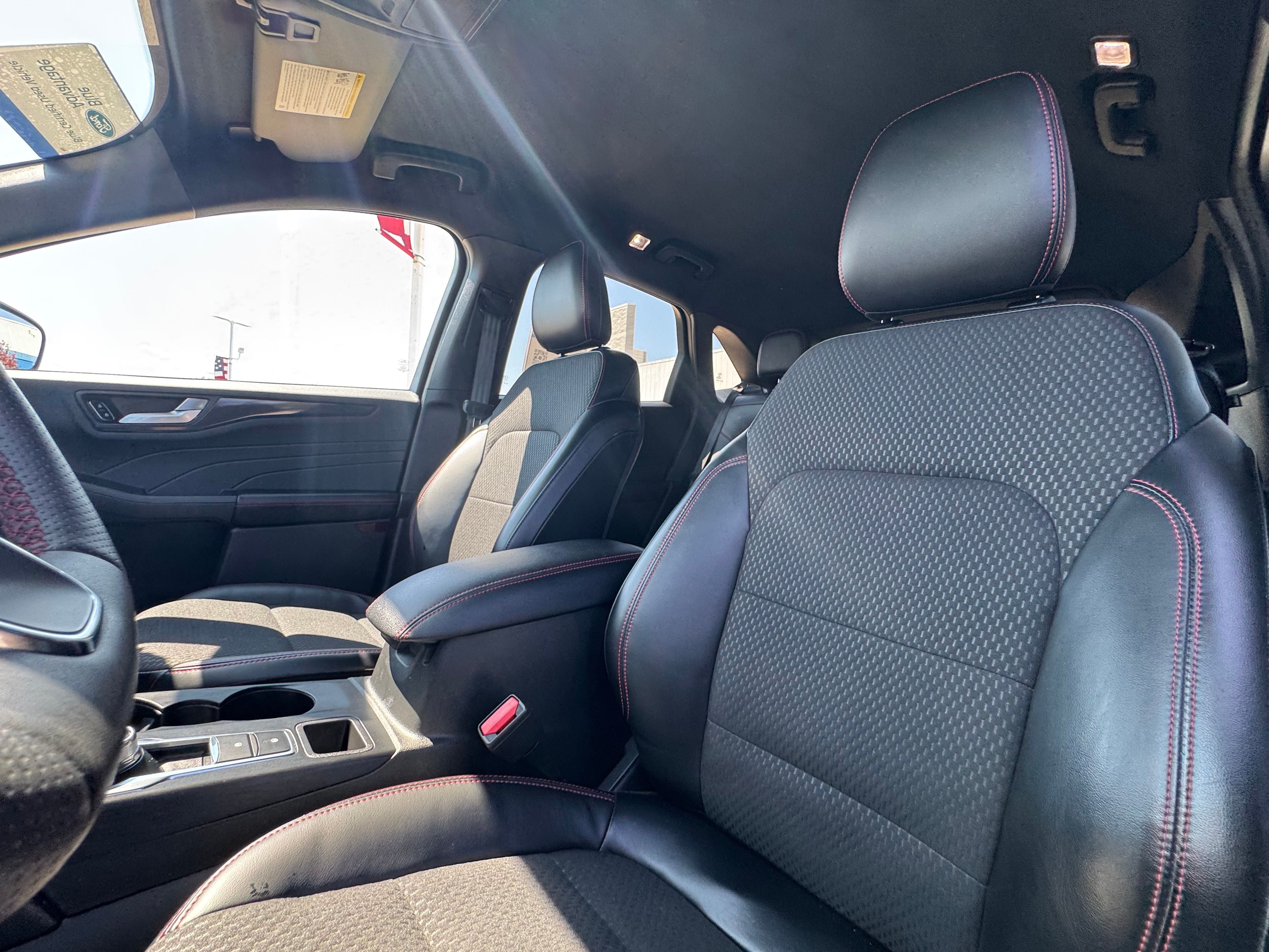 2024 Ford Escape ST-Line 300A pkg