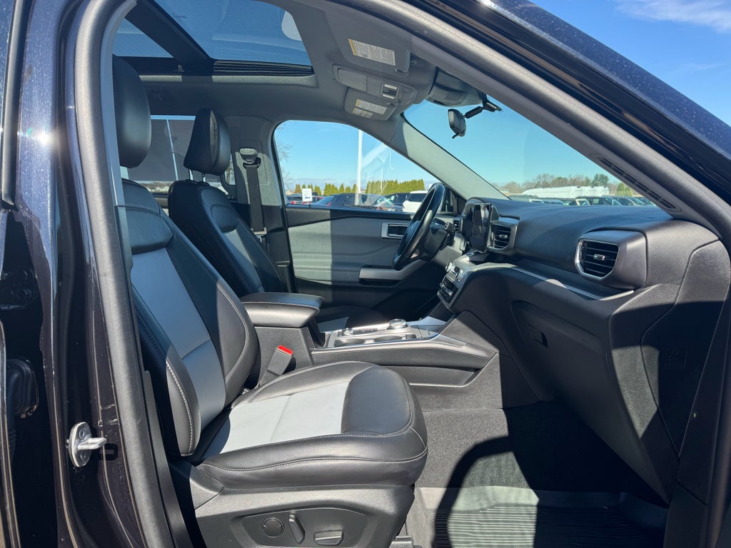 2023 Ford Explorer XLT 4WD