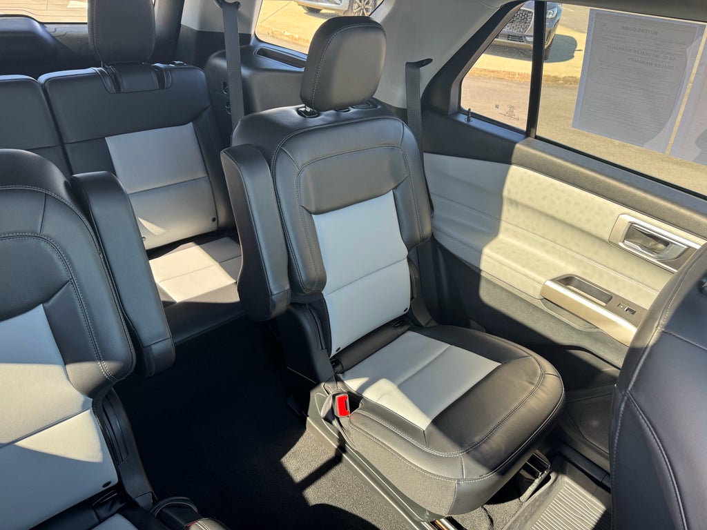 2023 Ford Explorer XLT 4WD