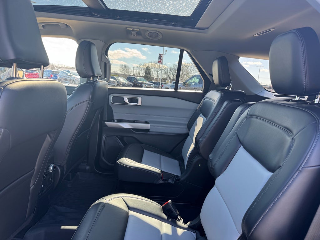 2023 Ford Explorer XLT 4WD