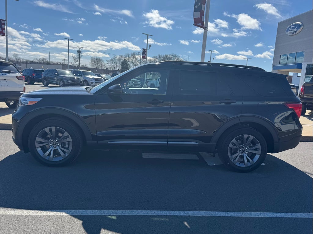 2023 Ford Explorer XLT 4WD