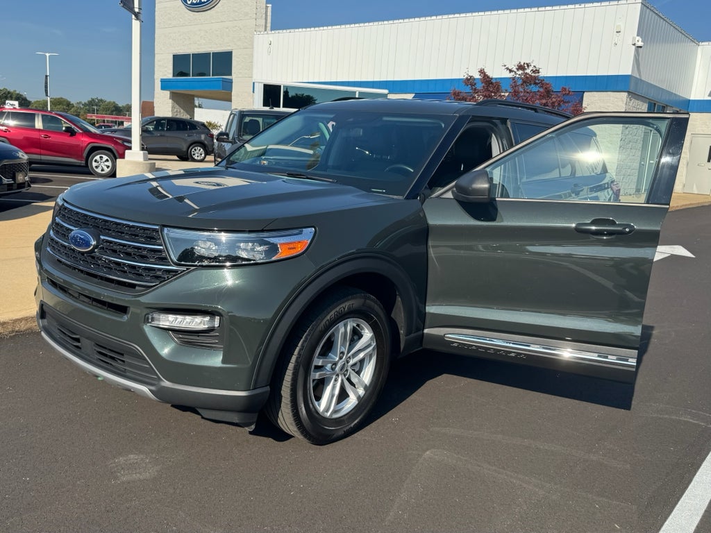 2023 Ford Explorer XLT 4WD