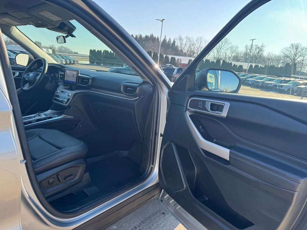 2023 Ford Explorer XLT 4WD