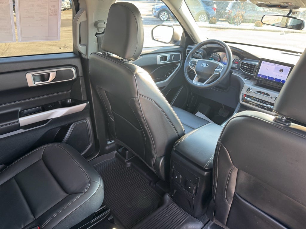 2023 Ford Explorer XLT 4WD