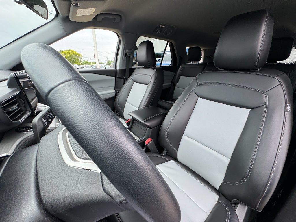 2023 Ford Explorer XLT 4WD