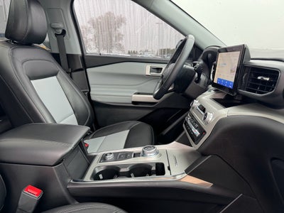 2023 Ford Explorer XLT 4WD