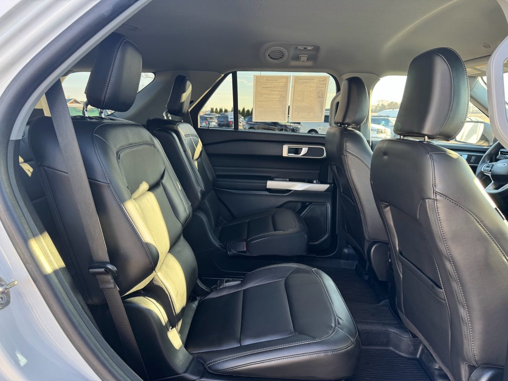 2023 Ford Explorer XLT 4WD