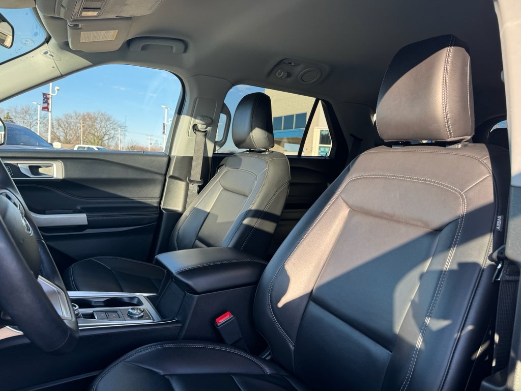 2023 Ford Explorer XLT 4WD