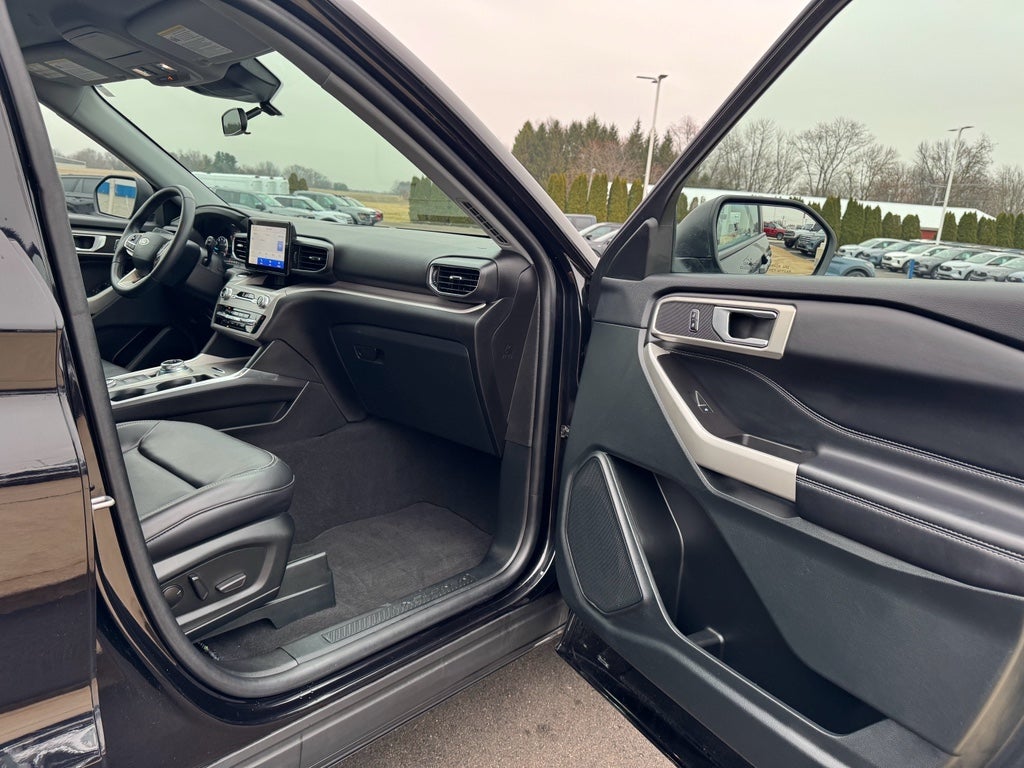 2023 Ford Explorer XLT 4WD