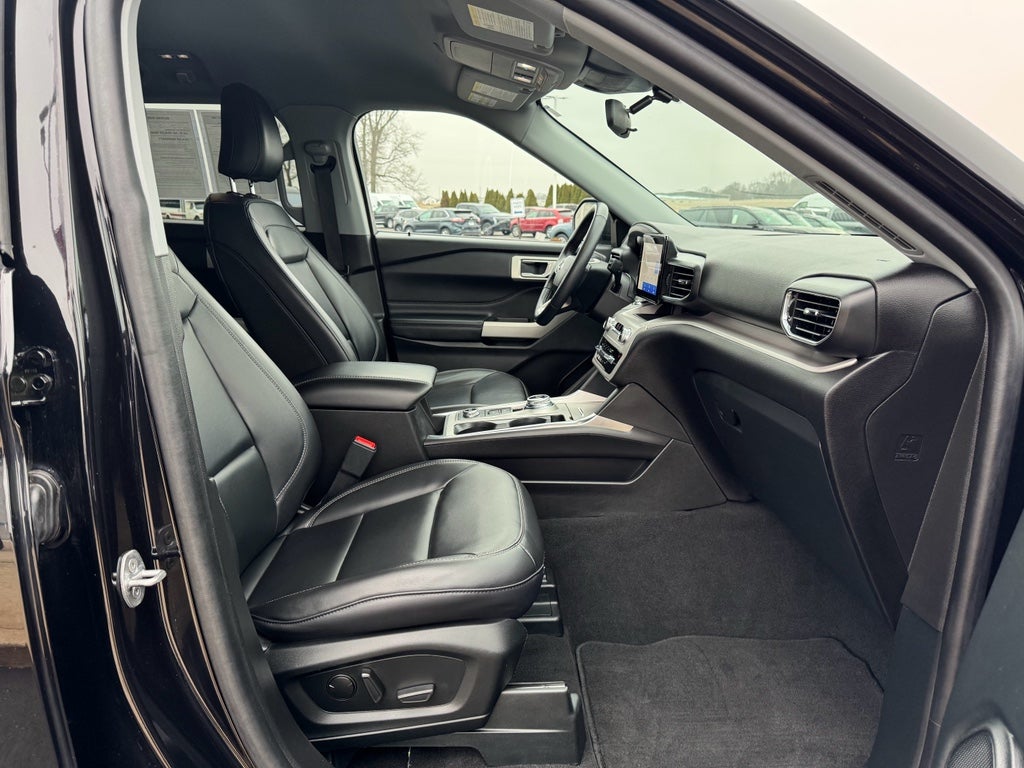 2023 Ford Explorer XLT 4WD