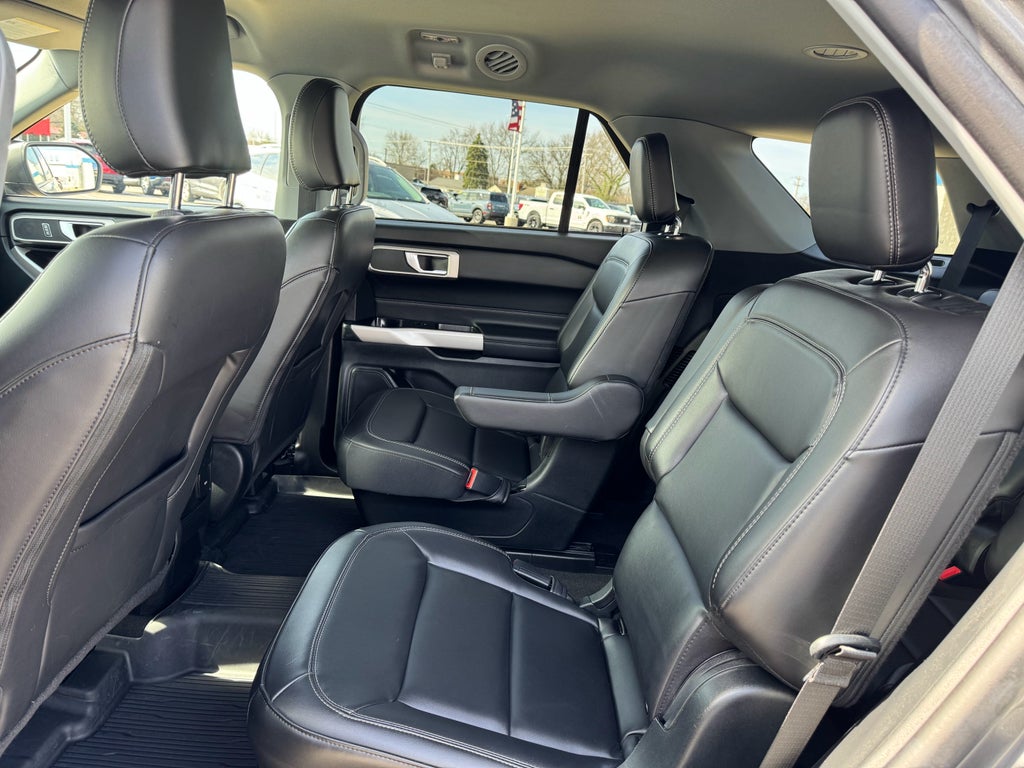 2023 Ford Explorer XLT 4WD