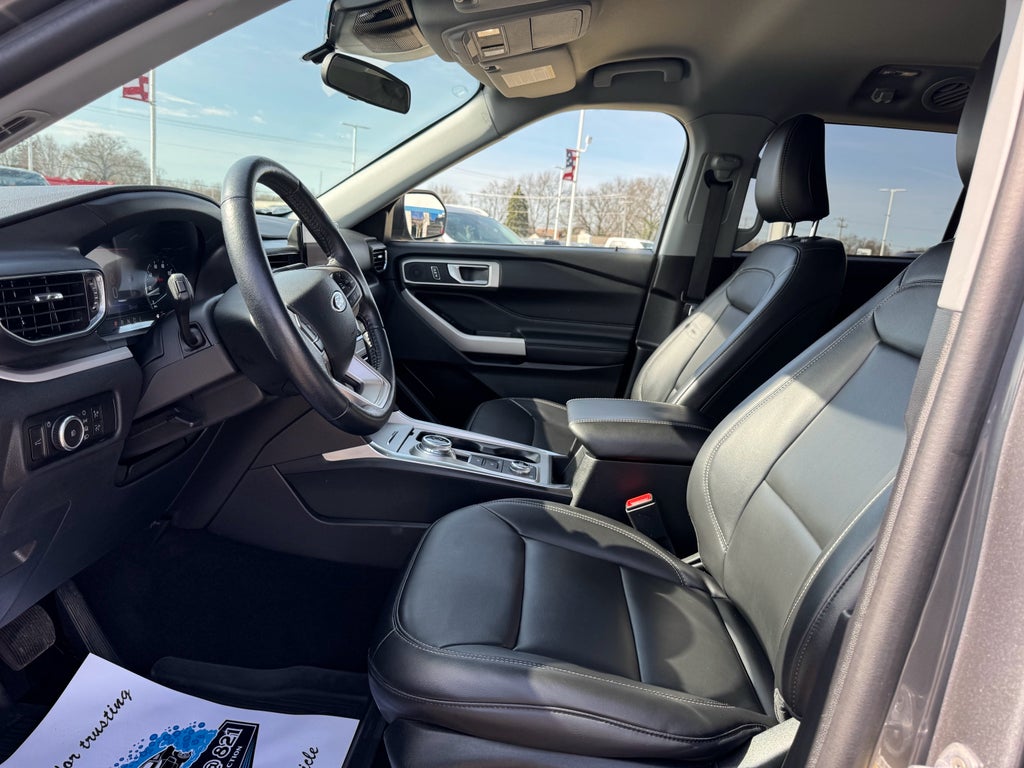 2023 Ford Explorer XLT 4WD