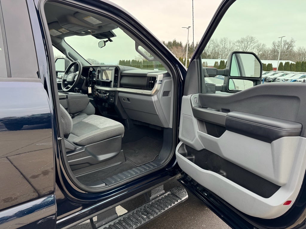 2025 Ford F-350 XLT Supercrew 4WD