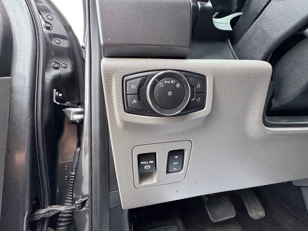 2016 Ford F-150 XLT Super cab 4x2