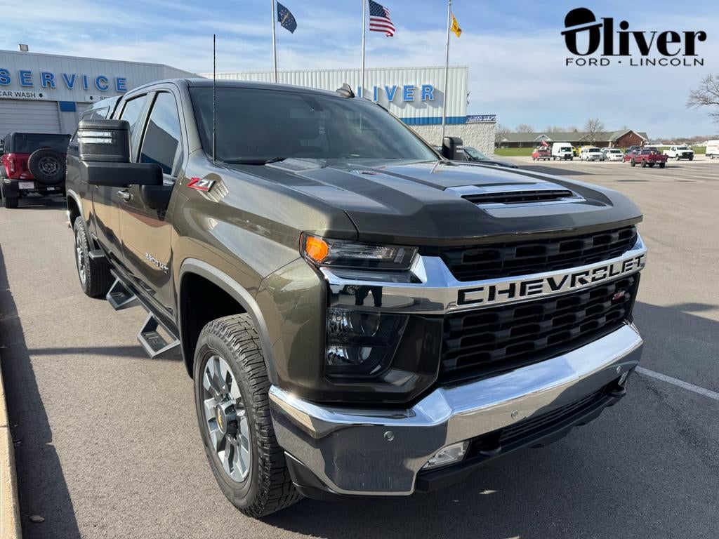 2022 Chevrolet Silverado LT Crew Cab 4WD