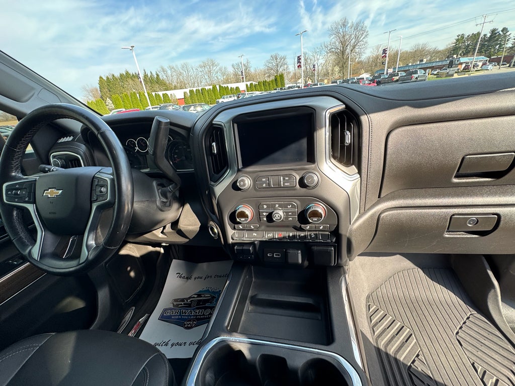2022 Chevrolet Silverado LT Crew Cab 4WD