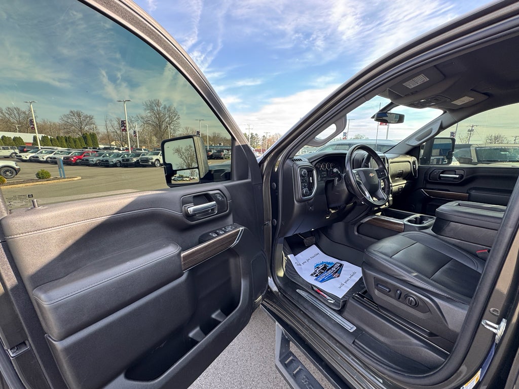 2022 Chevrolet Silverado LT Crew Cab 4WD