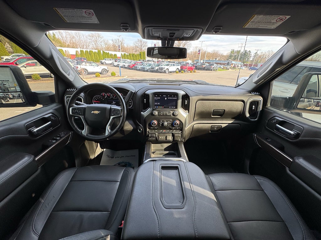 2022 Chevrolet Silverado LT Crew Cab 4WD