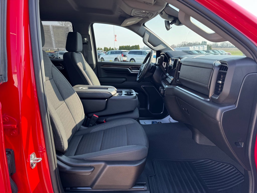 2023 Chevrolet Silverado LT Crew Cab 4WD