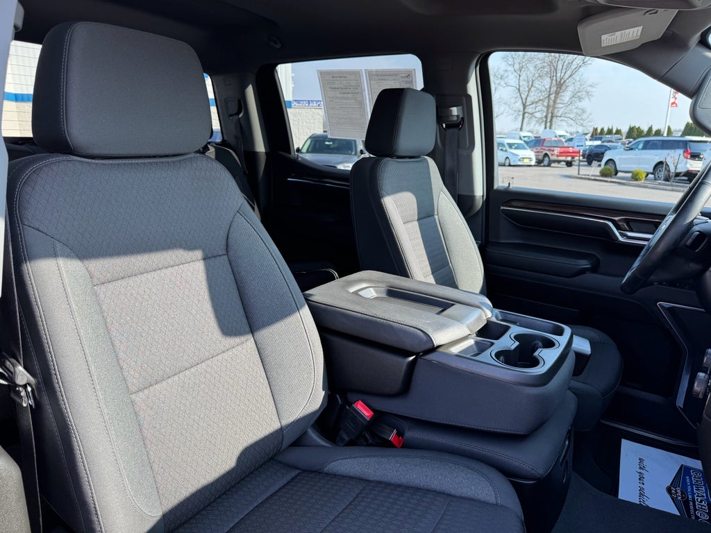 2023 Chevrolet Silverado LT Crew Cab 4WD