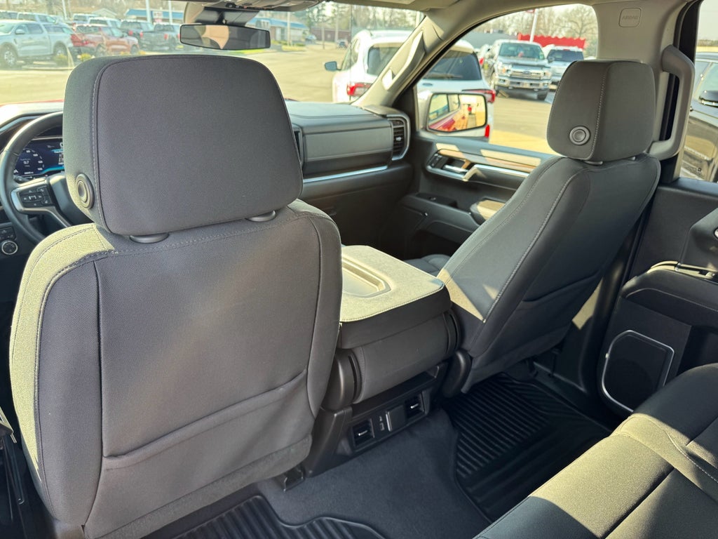 2023 Chevrolet Silverado LT Crew Cab 4WD