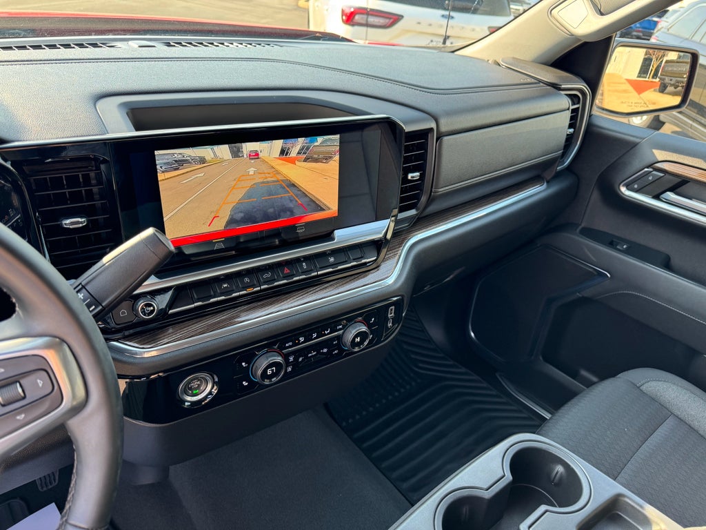 2023 Chevrolet Silverado LT Crew Cab 4WD