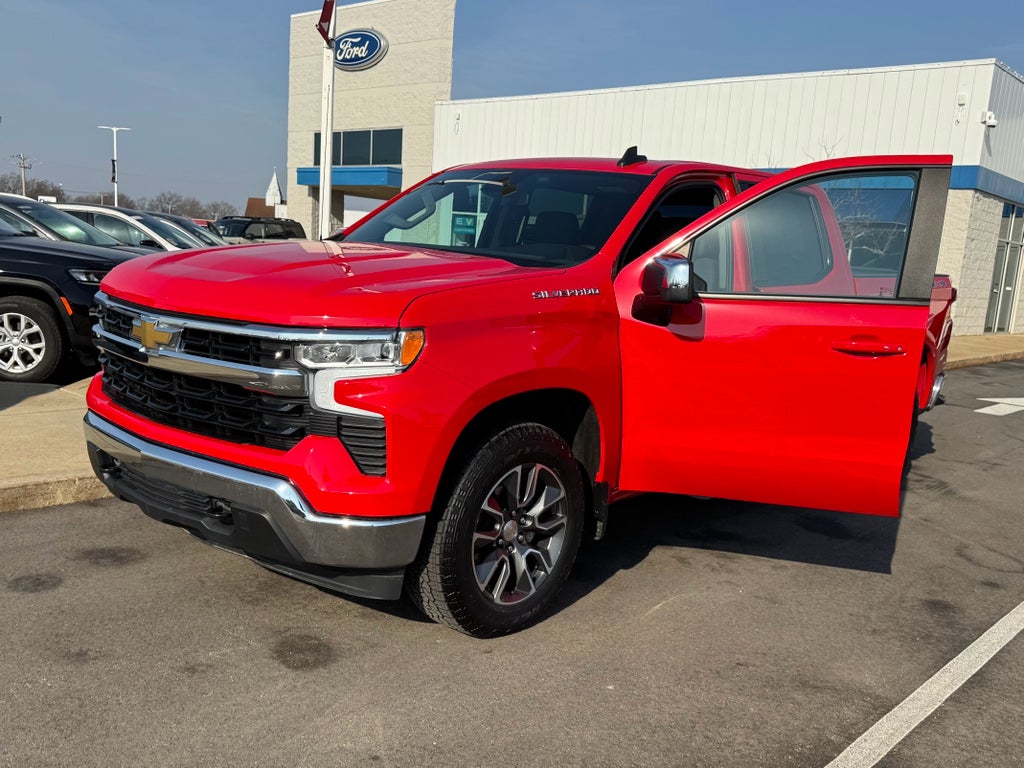 2023 Chevrolet Silverado LT Crew Cab 4WD