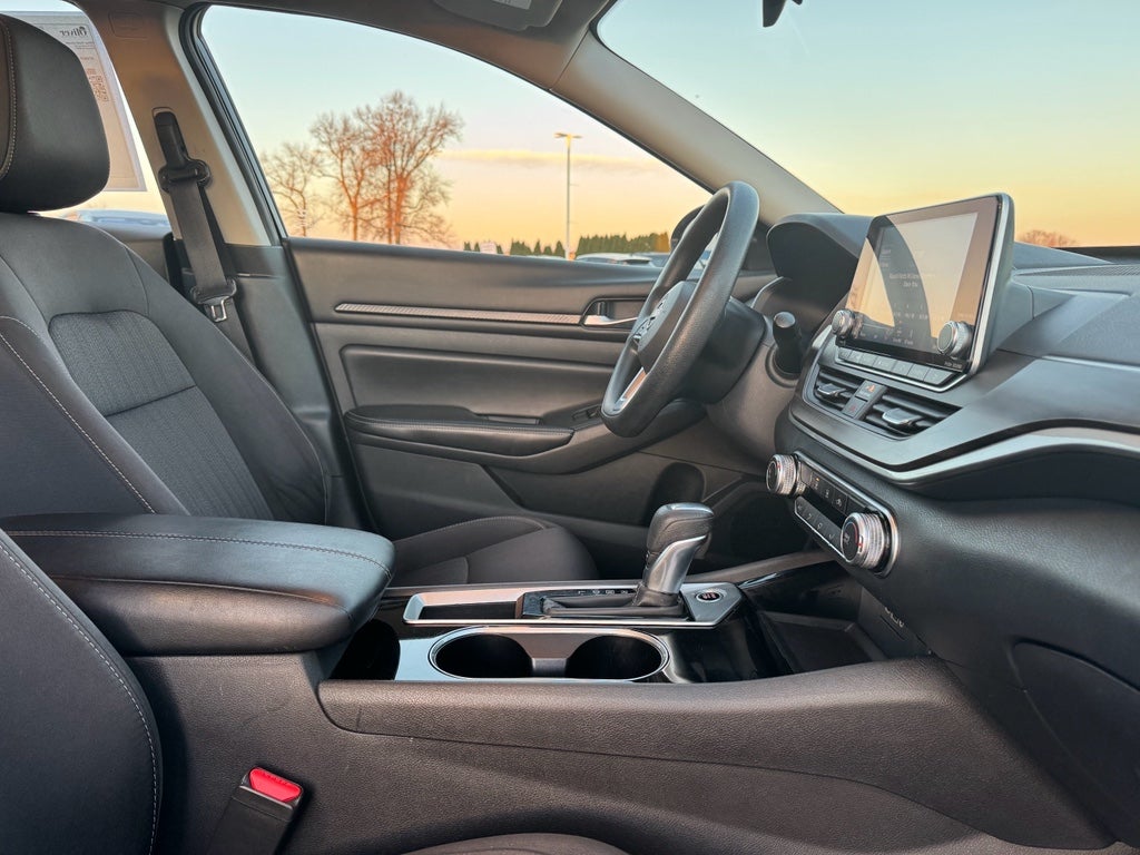 2024 Nissan Altima 2.5 SV FWD