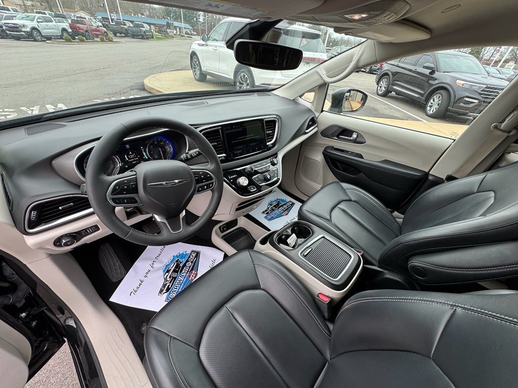 2023 Chrysler Pacifica Touring L