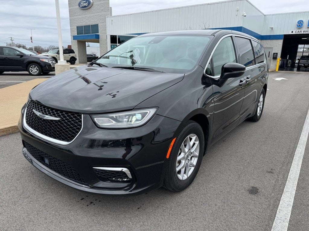 2023 Chrysler Pacifica Touring L
