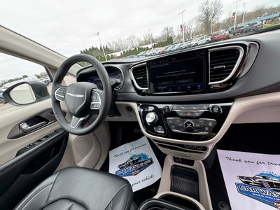 2023 Chrysler Pacifica Touring L FWD