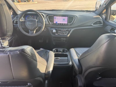 2022 Chrysler Pacifica Touring L FWD
