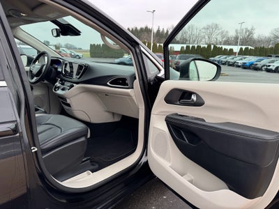 2023 Chrysler Pacifica Touring L FWD