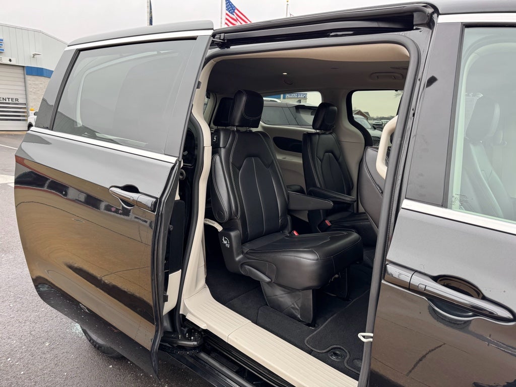 2023 Chrysler Pacifica Touring L FWD