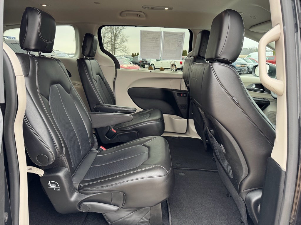 2023 Chrysler Pacifica Touring L FWD