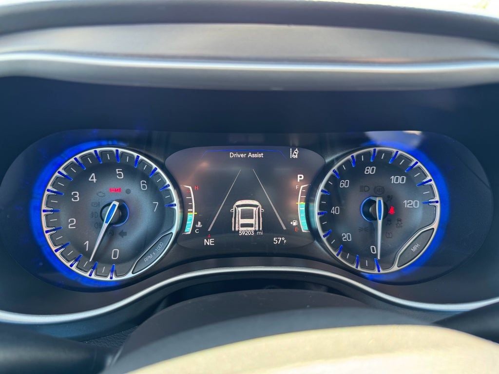 2023 Chrysler Pacifica Touring L