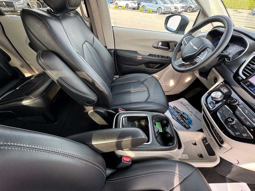 2023 Chrysler Pacifica Touring L FWD