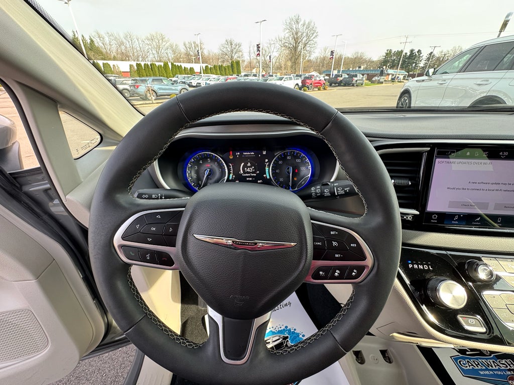 2023 Chrysler Pacifica Touring L FWD