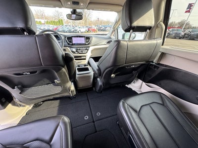 2023 Chrysler Pacifica Touring L FWD
