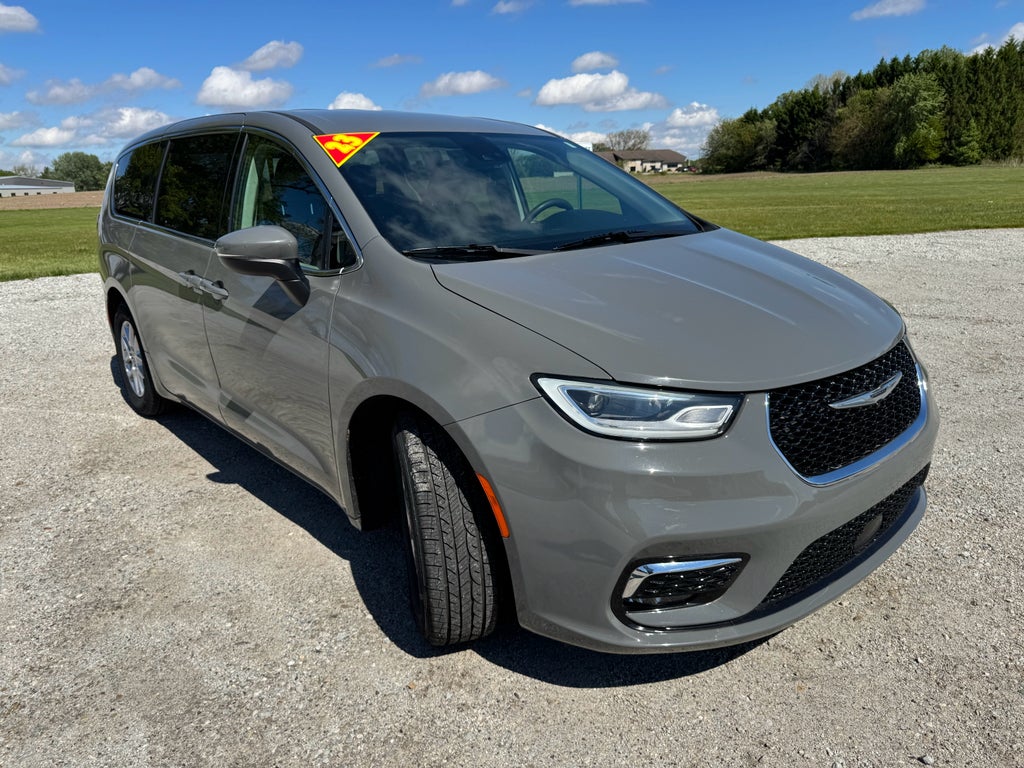 2023 Chrysler Pacifica Touring L FWD
